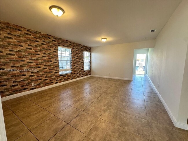 Primary Photo - 2235 Farragut St