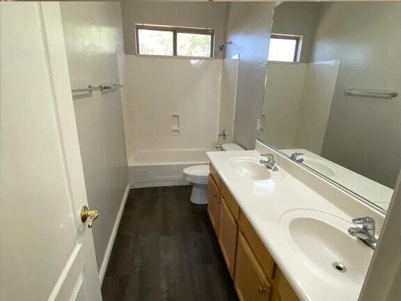 Building Photo - 3022 S Greenwood