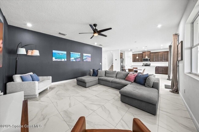Building Photo - 14119 SW Safi Ter