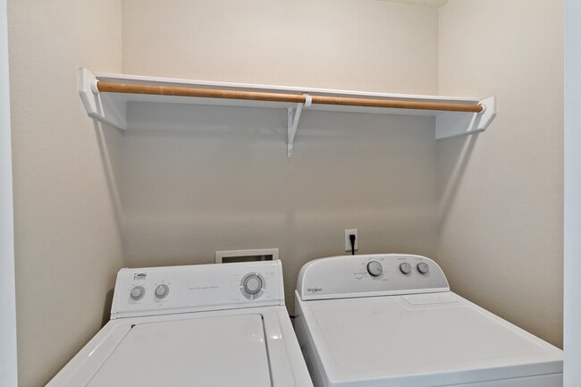 Building Photo - 4003 Southern Trace Ct