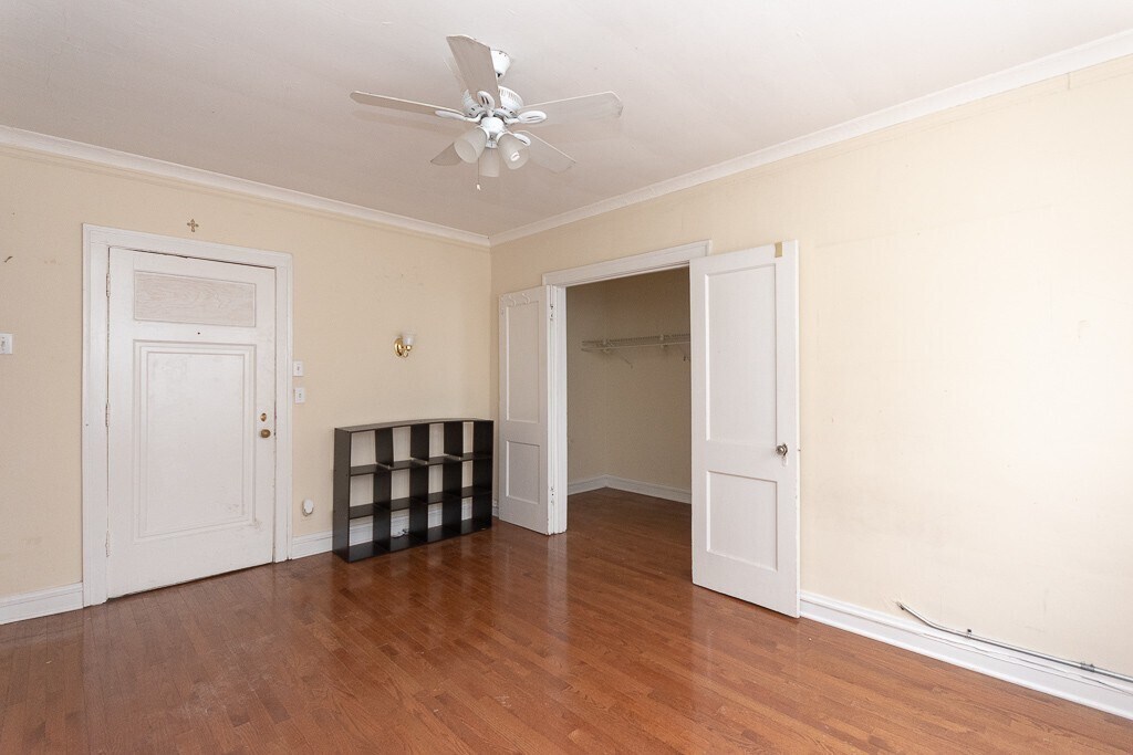 Building Photo - 4542 N Damen Ave