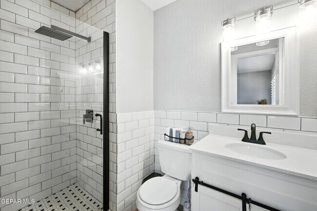 Building Photo - 329 Sereno Dr