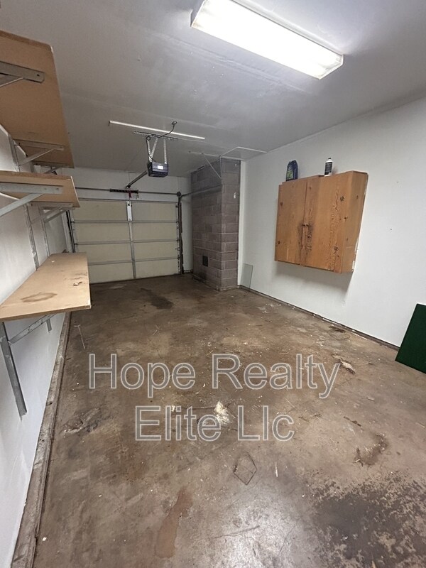 Building Photo - 1106 Querida Dr