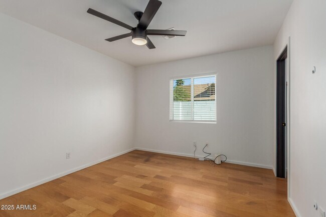 Building Photo - 1129 E McKinley St