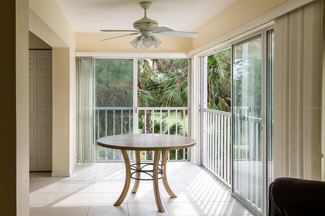 Building Photo - 815 Montrose Dr