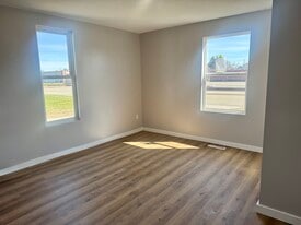 Building Photo - 312 Riverside Ave