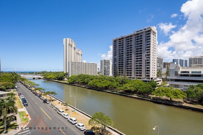 Building Photo - 1645 Ala Wai Blvd