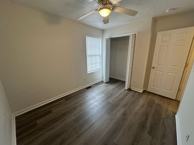 Building Photo - 1659 W Kole Dr