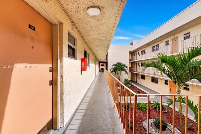 Building Photo - 10300 Coral Wy