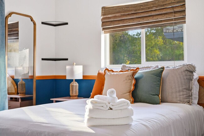 Building Photo - 1132 Gershwin Dr