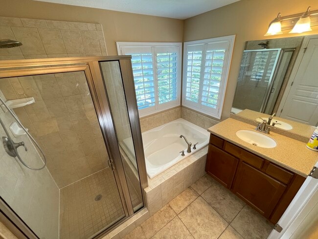 Building Photo - 2936 Sefton Dr