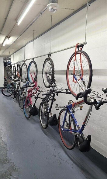 Building Photo - 3180 S Ocean Dr