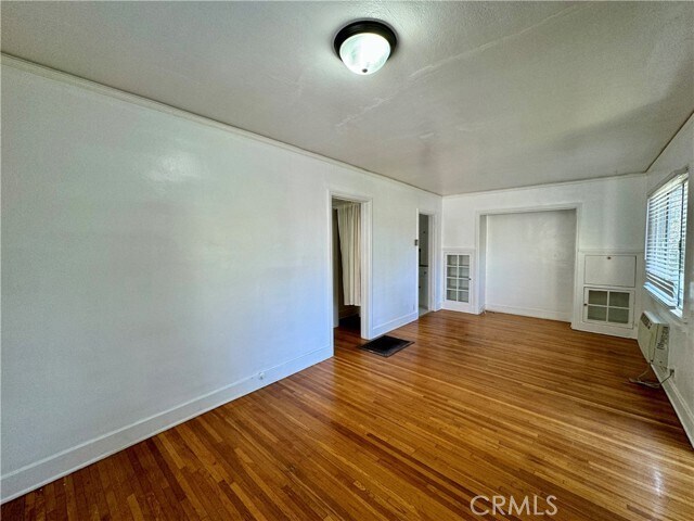 Building Photo - 1712 Gillette Crescent