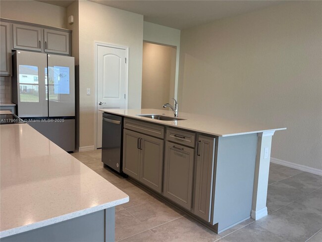 Building Photo - 2151 Appleton Cir S