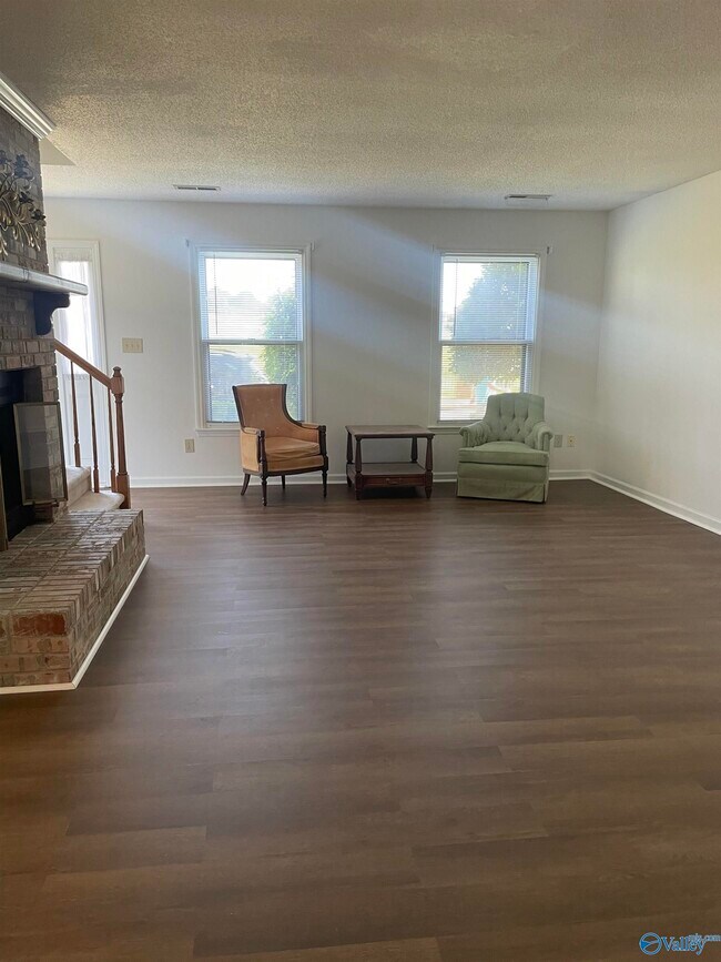 Building Photo - 6613 Steeplechase Dr NW