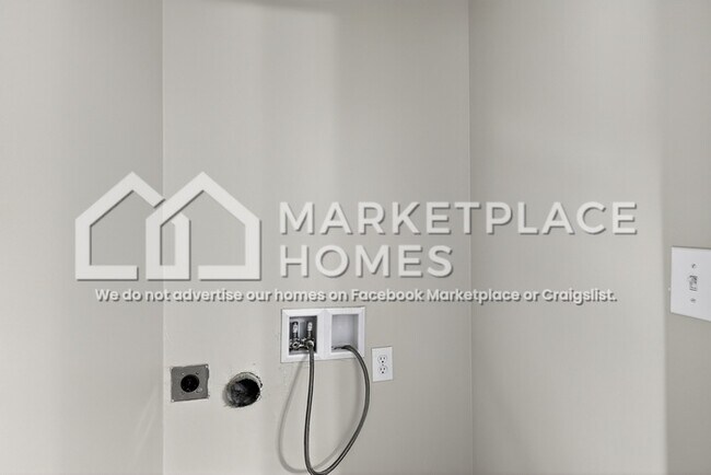 Building Photo - 203 Sedgewick Dr
