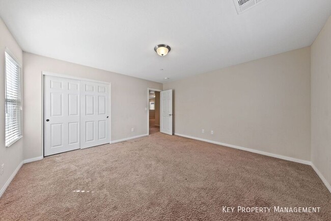 Building Photo - 2324 Mundare-