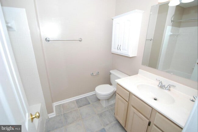 Building Photo - 13500 Darter Ct