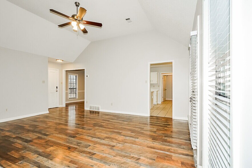 Building Photo - 3780 Westridge Cove