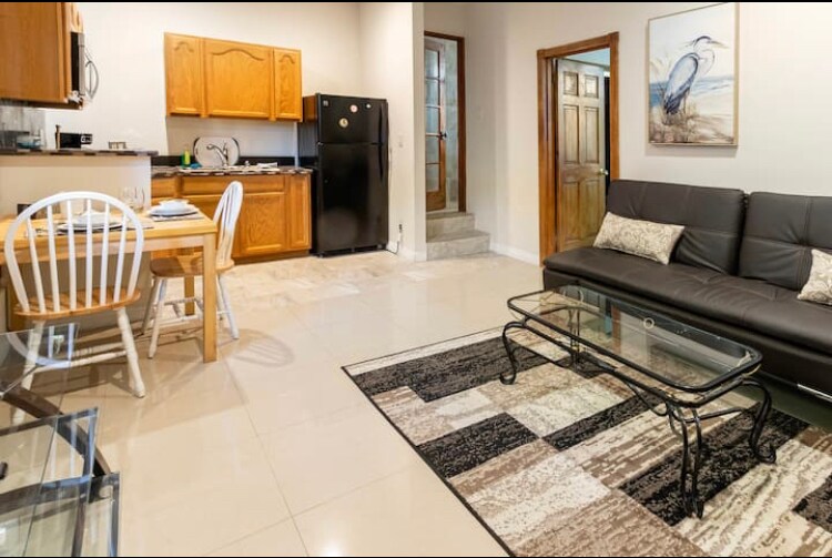 Building Photo - 22972 Crespi St