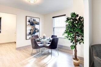 Building Photo - 19 W Mulberry St