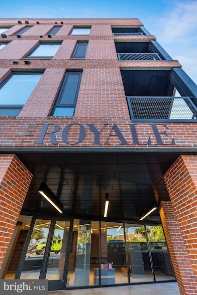 Building Photo - 6910 Ridge Ave