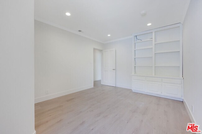 Building Photo - 149 S Kenter Ave