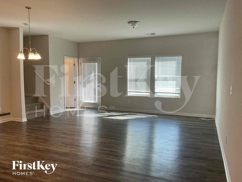 Building Photo - 10743 Rivergate Dr NW