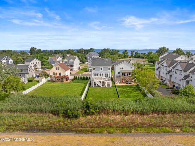 Building Photo - 619 Park Ave