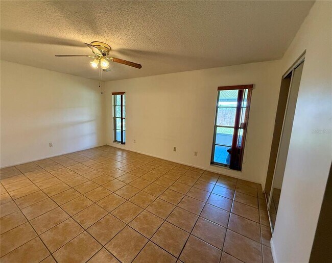 Building Photo - 74 W Cedarwood Cir