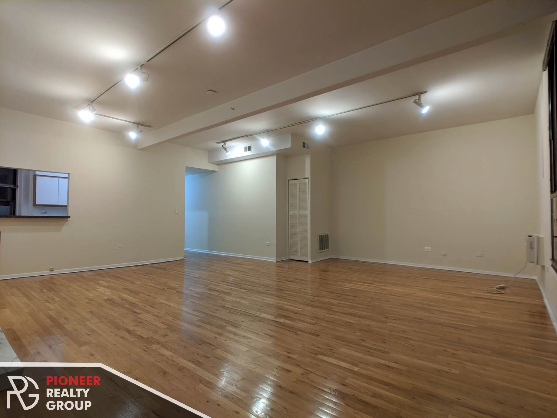 Building Photo - 1427 N Dearborn St