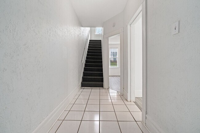 Building Photo - Unbeatable 4 Bedroom home in Greensburg available July 1!