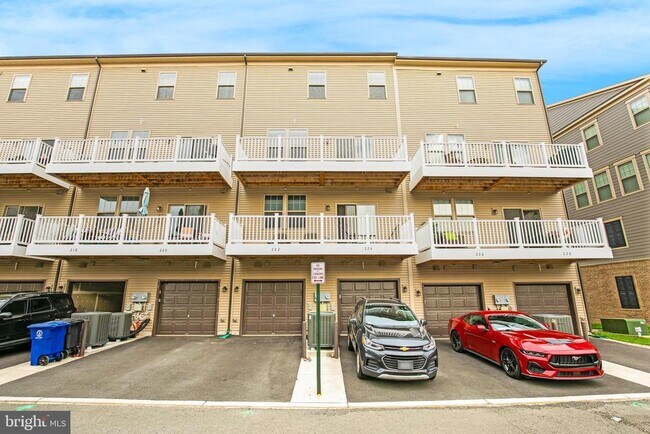 Building Photo - 222 Petite Sirah Terrace SE