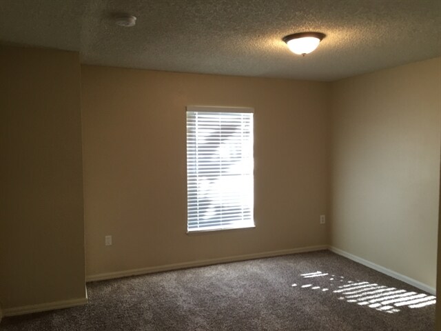 Building Photo - 287 Delake Rd NW