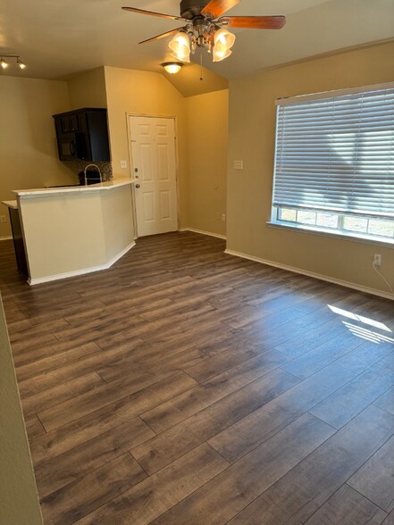 Building Photo - 129 Lindas Creek Ln