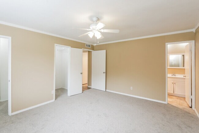 Building Photo - 3809 Hunters Trail