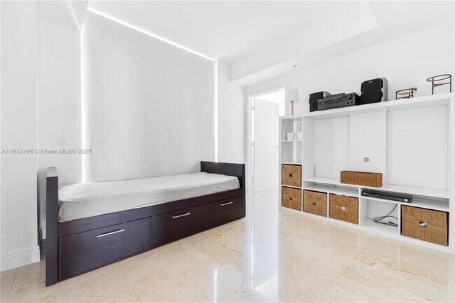 Building Photo - 3801 Collins Ave