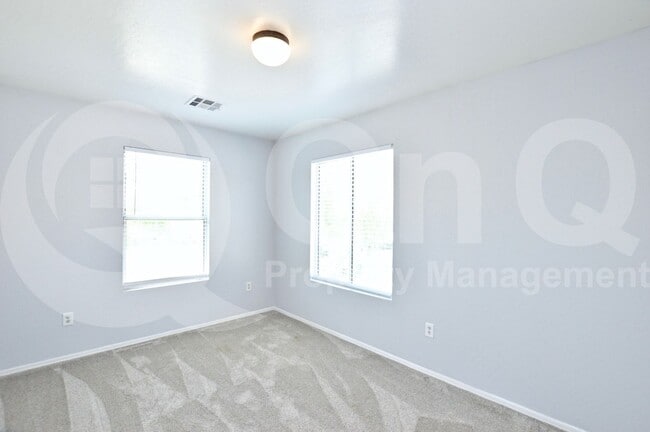 Building Photo - 1543 S Longspur Ln