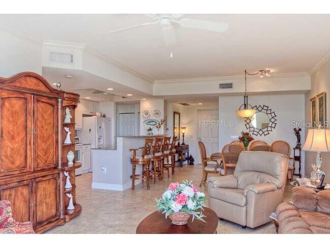 Building Photo - 800 N Tamiami Trl