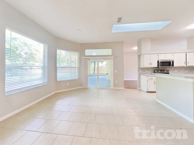 Building Photo - 250 Parkview Dr