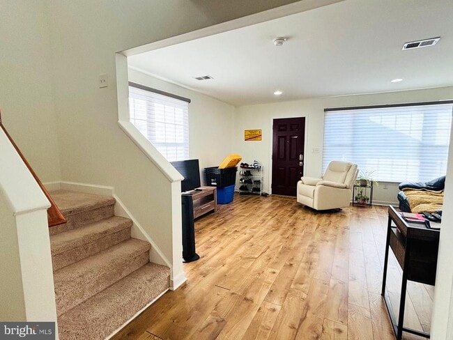 Building Photo - 273 4th Ave