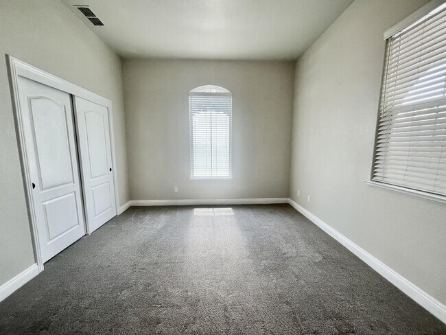 Building Photo - 6408 Vilamoura Way
