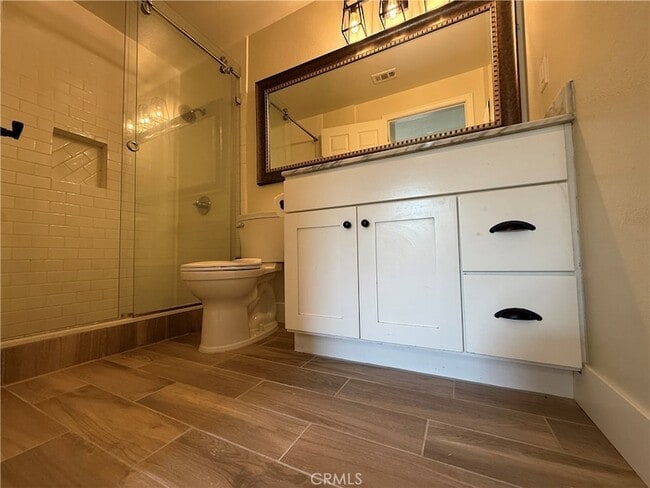 Building Photo - 1633 Kwis Ave