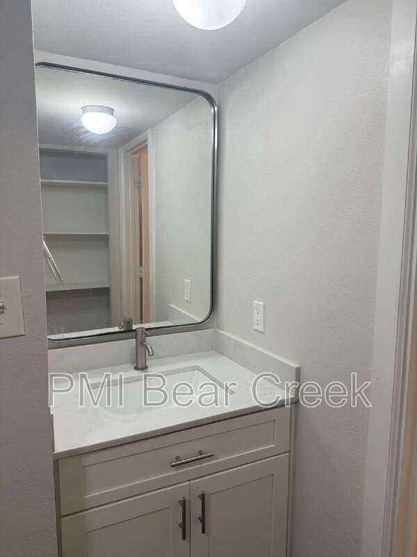 Building Photo - 1824 Thonig Rd