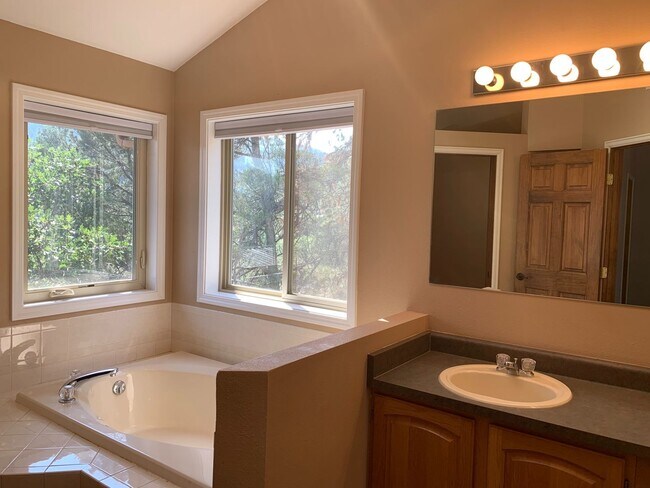 Building Photo - Beautifully updated home on 5 acres