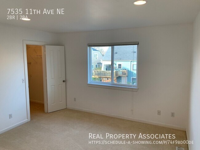 Building Photo - Maple Leaf Townhouse Available