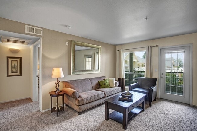 Building Photo - Legends at River Oaks