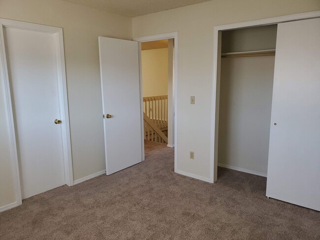 Building Photo - 4075 Dolphin Cir
