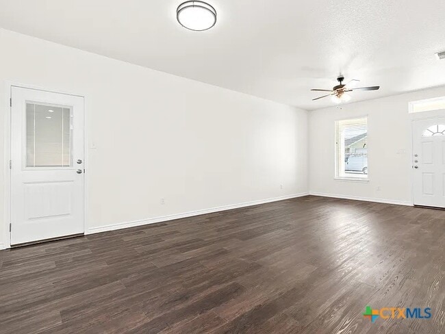 Building Photo - 5110 Rose Gdn Lp