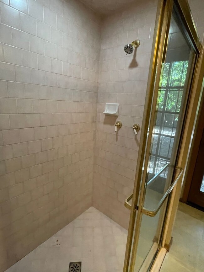 Building Photo - Charming home coming soon in NE Visalia!